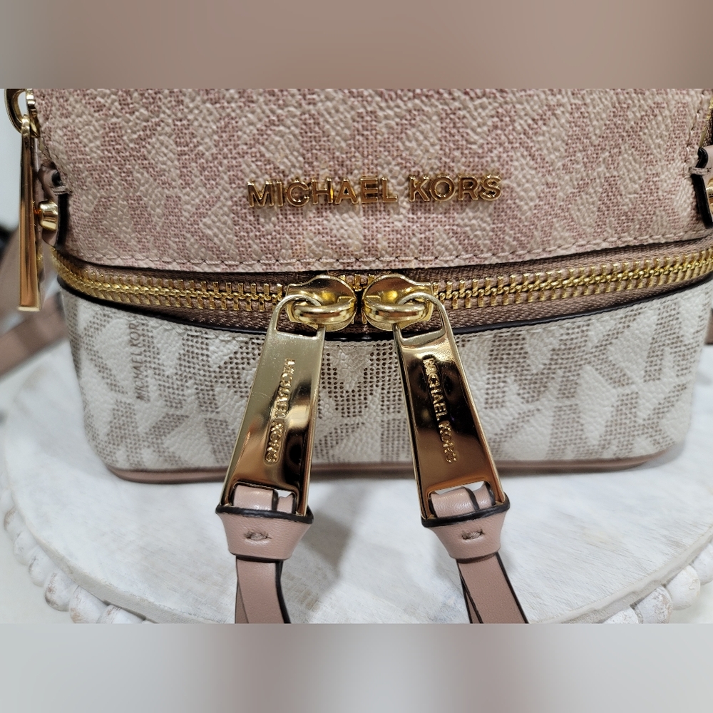 Michael Kors Rhea mini backpack - Picture 5 of 8